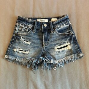 KanCan youth mid rise Jean short 4 Buckle